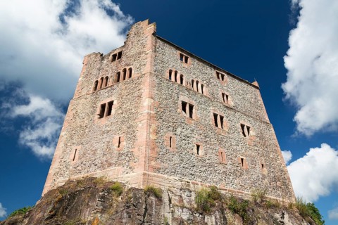Geroldseck Castle ruin on Schonberg