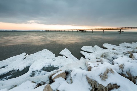Ice and snow on the shores of Lake Constance
