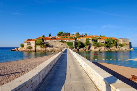 Dam to the island Sveti Stefan