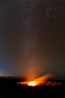 Milky Way above Halema'uma'u crater eruption