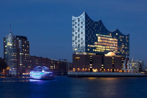 Elbe Philharmonic Hall and Kehrwiederspitze with boat