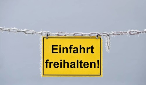 Sign stating keep entrance clear