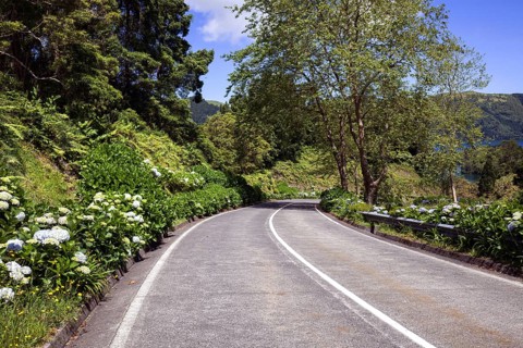 Street in the volcanic crater Sete Cidades