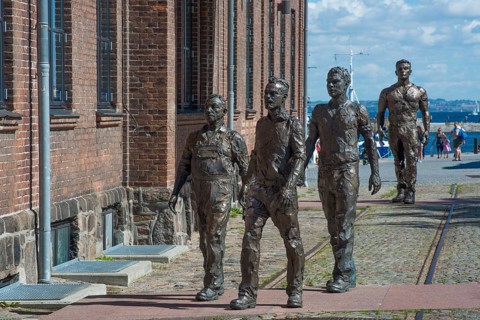 Sculptures of shipyard workers by artist Hans Pauli Olsen