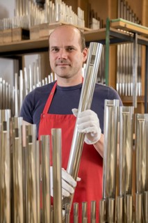 Organ builder