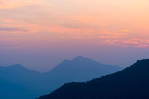 Sunrise over the hills surrounding Bandipur