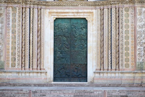 Decorated facade with twisted columns
