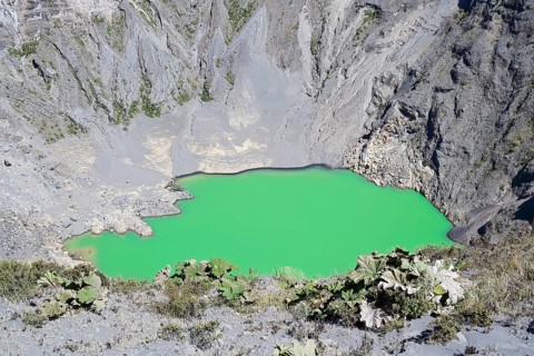 Irazu volcano
