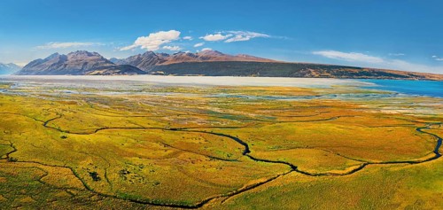 Tasman River flowing into Lake Pukaki