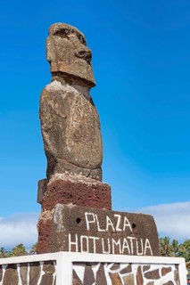 Moai in the Ahu Tahai Complex