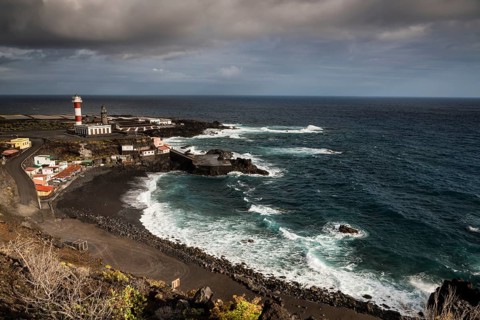 Playa del Faro de Fuencaliente with lighthouse Faro de Fuencaliente