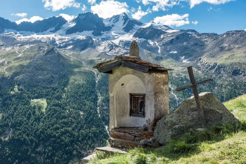 Chapel above the Valsavarenche valley