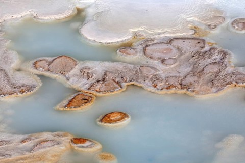 Mineral deposits in Porcelain Basin