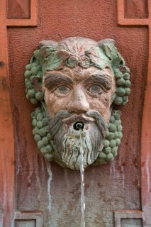 Shield keeper fountain