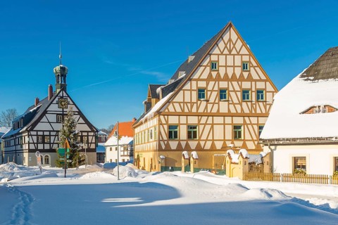 Cabin pub and Haus des Anrichters in Museum Saigerhutte