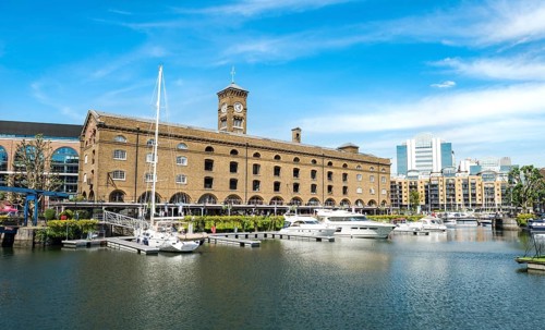 Small harbour St Katharine Docks