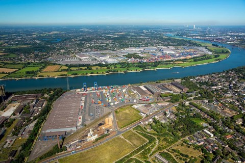 Container loading at River Rhine