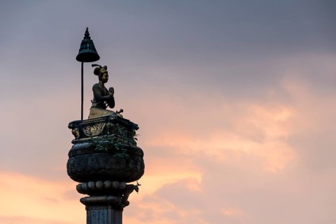 King's Statue Pillar at sunset
