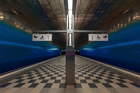 Metro station Uberseequartier