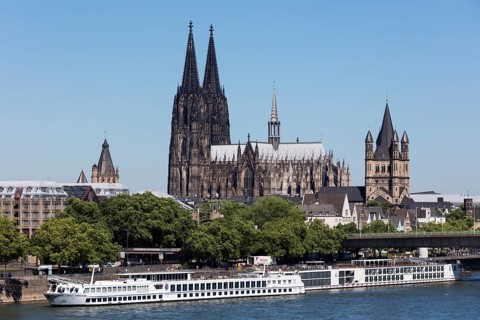 Landing bridge on the Rhine bank
