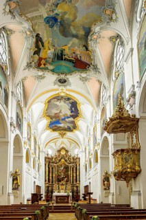 Nave with pulpit and choir