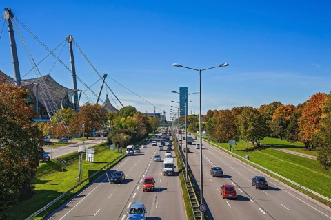 Road traffic at Georg-Brauchle-Ring