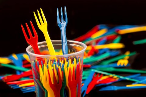 Plastic cutlery