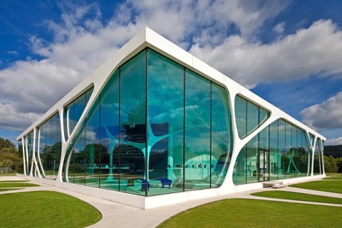 Leonardo Glass Cube