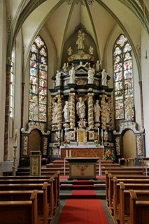 Chancel with altar by Wilhelm Spliethoven