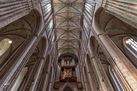 Ceiling vaults with Orgelempore