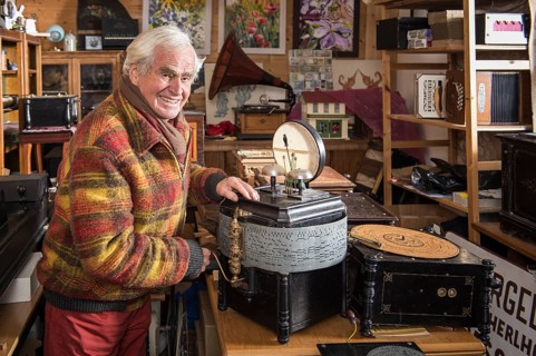 Barrel organ builder