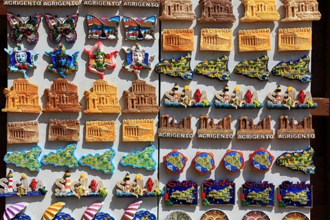 Small magnet boards as a souvenir