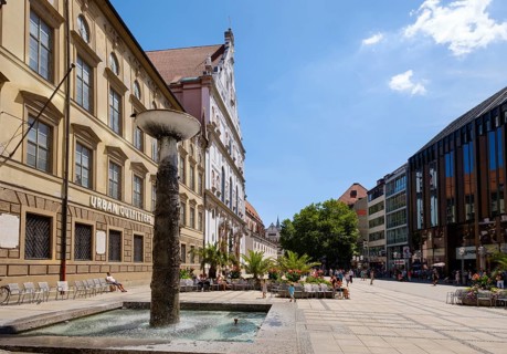 Richard-Strauss fountain