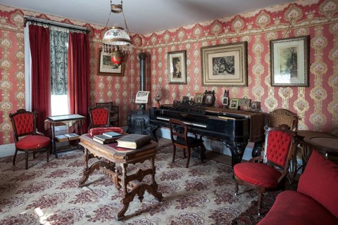 Old living room in the house of the mayor