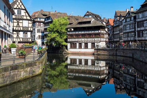 Maison des Tanneurs and timbered houses along the ILL canal
