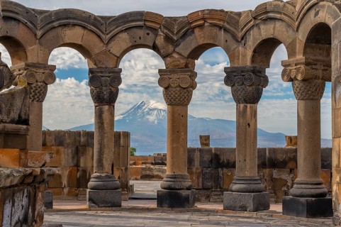 Zvarnots ruins