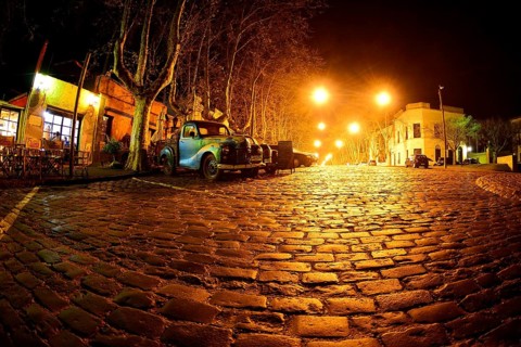 Oldtimer cars on cobblestone street