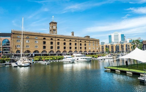 Small harbour St Katharine Docks