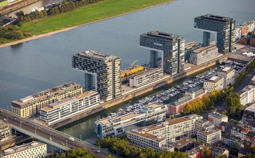 Kranhauser am Rhein
