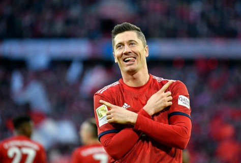 Typical goal celebration with crossed arms and outstretched tongue