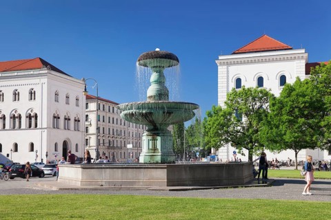 Fountain in front of Ludwig Maximilian University