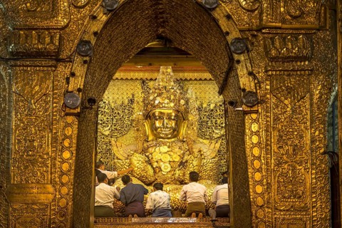 Saint golden Buddha in Mahamuni Pagoda
