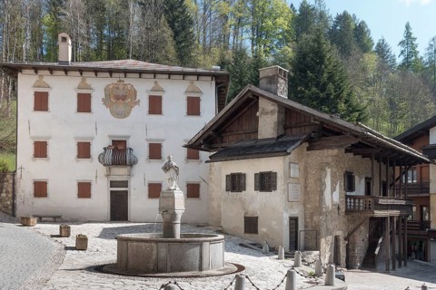 Small square with fountain