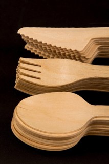 Disposable wooden cutlery