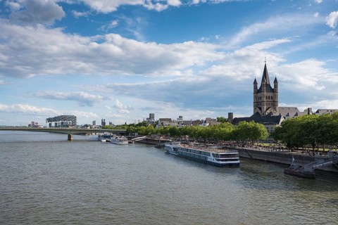 Rhine promenade with church Gross St. Martin