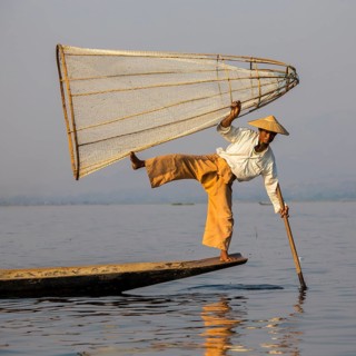 Leg rowing style