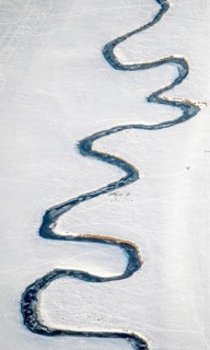 Meandering river Mohne in the snow