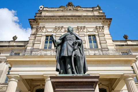 Palace with statue of Friedrich Franz I