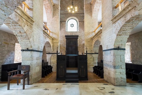 Interior of the Old Sepharad Synagogue
