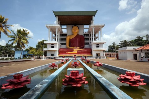 Giant Buddha statue